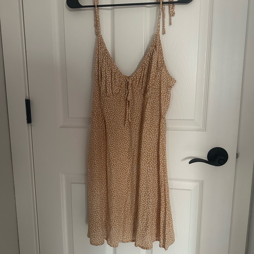 Elegant Tan Floral Women's Dress